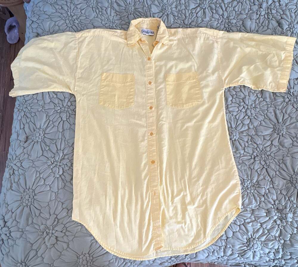 A'Milano Vintage Yellow Short Sleeve Button Up Shirt with Double Pockets